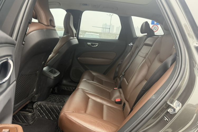 Used Volvo XC60 2019 T5 4x4 Smart Edition China V Standard
