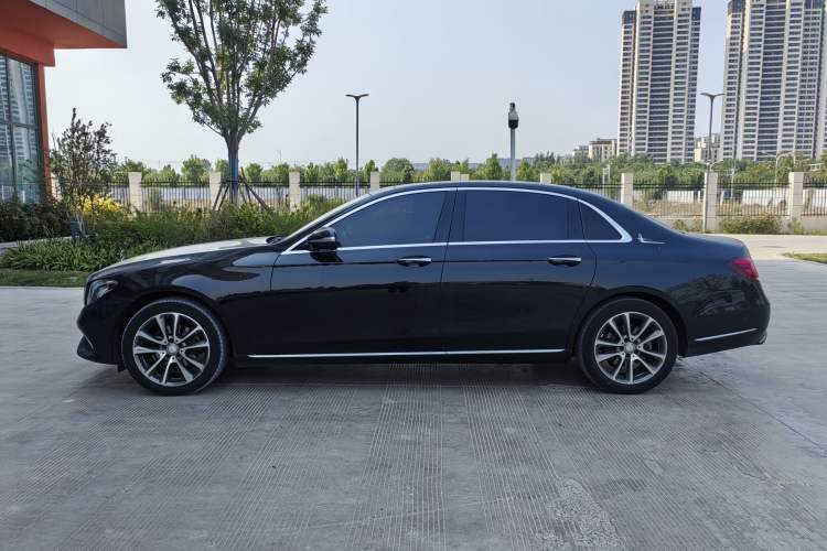 Used Mercedes-Benz E-Class 2016 E 200 L
