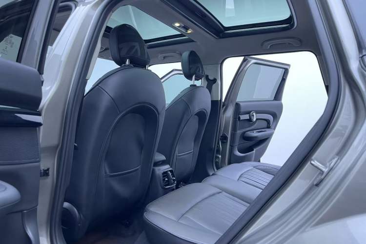 Used  Clubman 2018 2.0T COOPER S Artist
