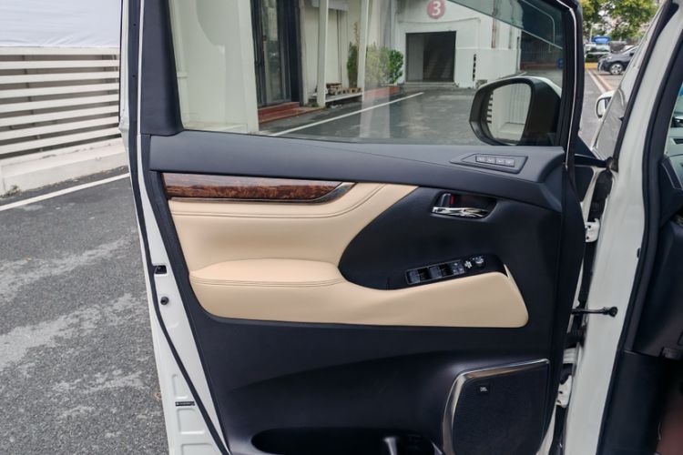 Used Toyota Alphard 2021 Dual-Engine 2.5L Luxury Edition