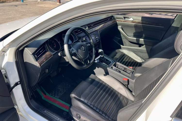 Used Volkswagen Magotan 2018 Facelift 330TSI DSG Luxury Model
