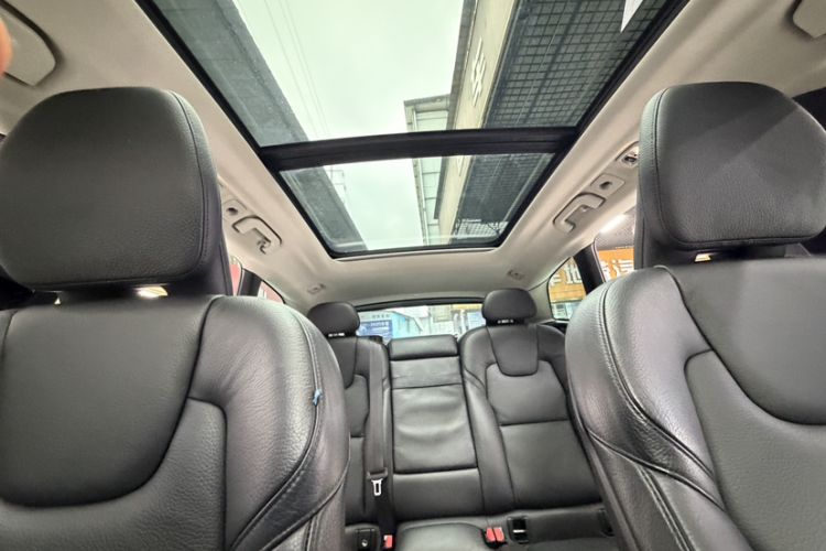 Used Volvo XC60 2019 T5 4x4 Smart Edition China VI Standard