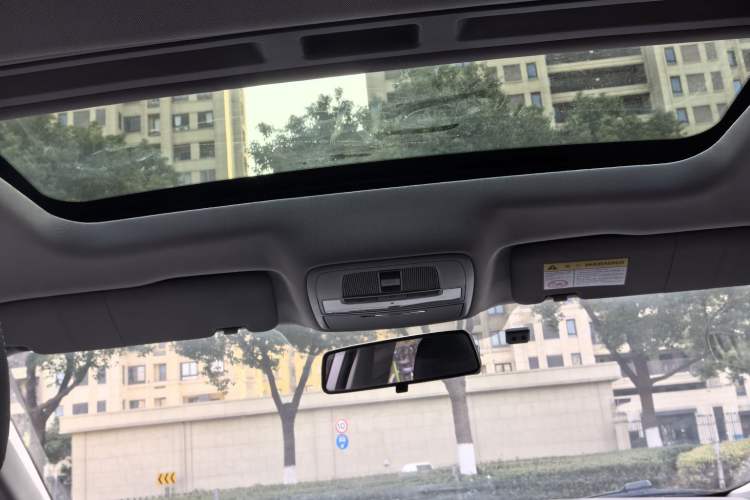 Used Roewe i6 2020 PLUS 1.6L CVT 4G Connected Glory Flagship Edition