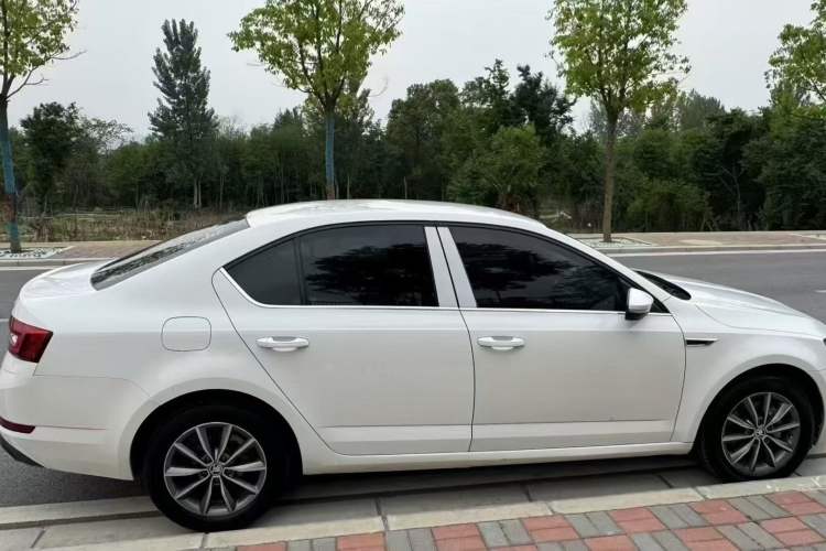 Used Skoda Octavia 2018 1.6L Automatic Comfort Edition
