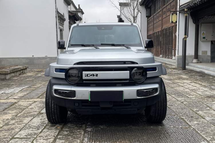 Used  V23 2025 401 Two-Wheel Drive Intelligent Driving Version
