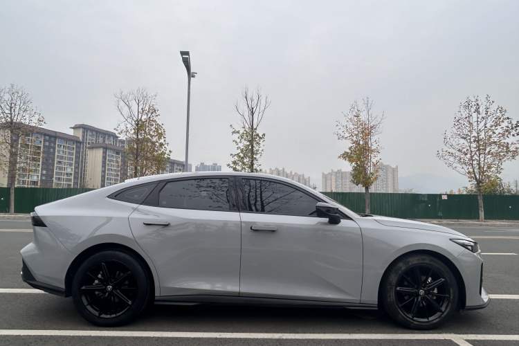 Used Changan UNI-V 2022 1.5T Prestige Version
