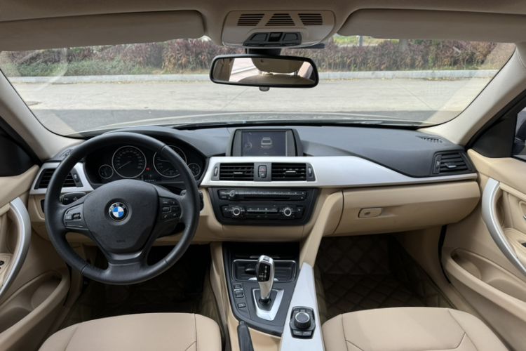 Used BMW 3 Series 2015 316Li Fashion Model
