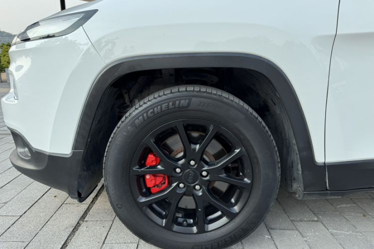 Used  Cherokee 2017 2.4L Leading Edition
