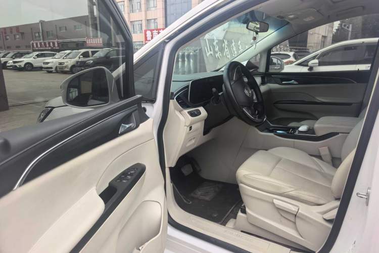 Used Buick GL8 2022 ES Landtrek 653T Comfort Edition
