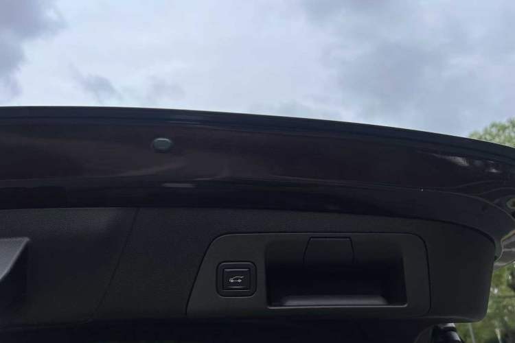 Used Buick Envision 2020 Encore S 652T All-Wheel-Drive Avenir
