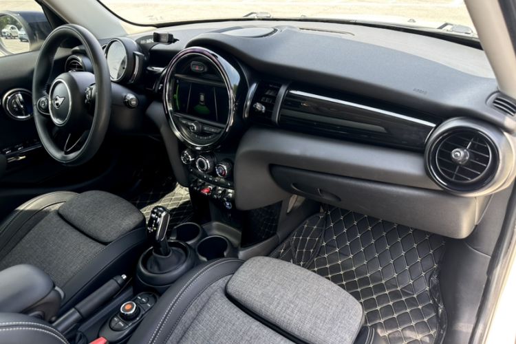 Used  MINI 2019 1.5T COOPER Classic Edition Five-Door Version
