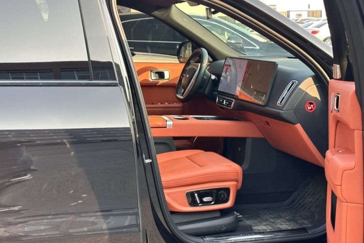 Used Li Auto L8 2023 Air model
