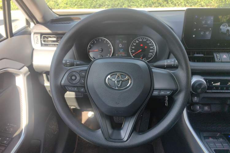 Used Toyota Wildlander 2023 2.0L CVT Two-Wheel Drive Leading Edition
