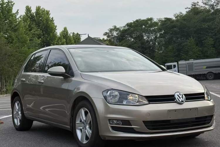 Used Volkswagen Golf 2016 230TSI Automatic Comfort Version
