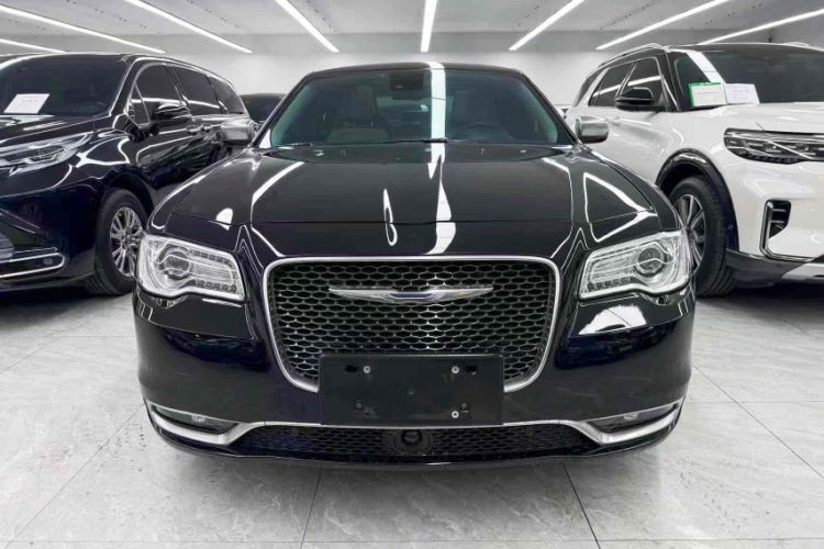 Used Chrysler 300C 2014 3.0L Excellence Edition
