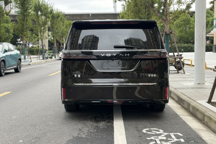 Used VOYAH Dream 2025 PHEV Four-Wheel-Drive Flagship Kunpeng Edition
