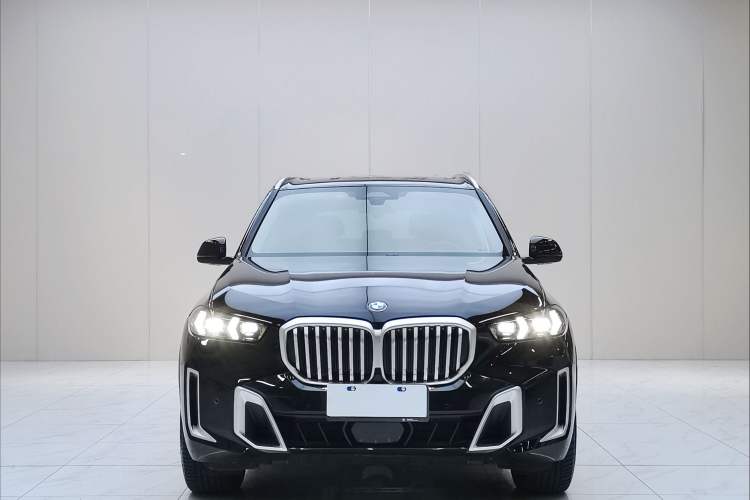 Used BMW X5 2023 xDrive 30Li Luxury M Sport Package
