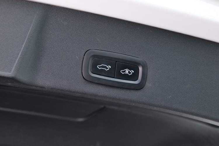 Used Volvo XC40 2022 T4 Four-Wheel Drive Smart & Stylish Edition
