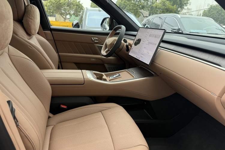 Used ONVO Luxeed L90 
