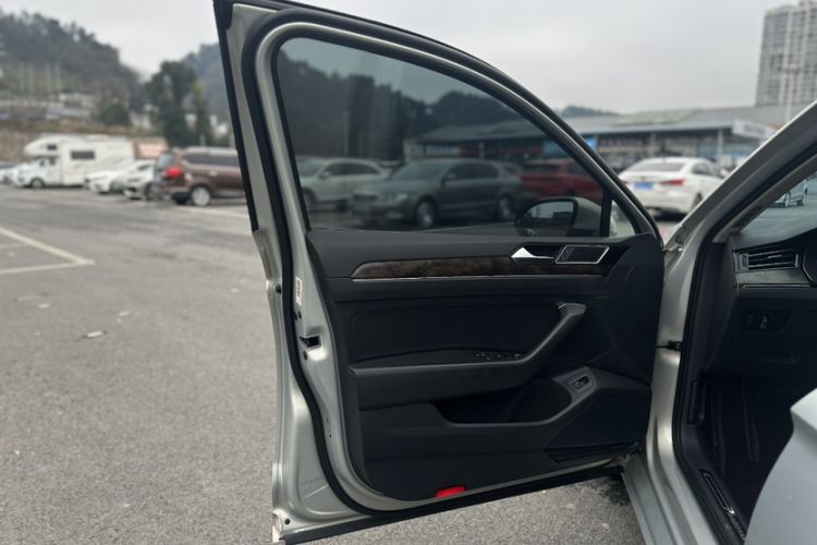 Used Volkswagen Magotan 2019 330TSI DSG Leading Model China VI Standard
