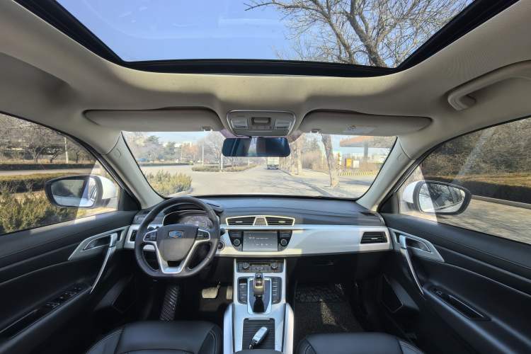 Used Geely Auto Emgrand X7 Sport 2020 1.8TD DCT Two-Wheel Drive Smart Connect 4G-Enabled Version
