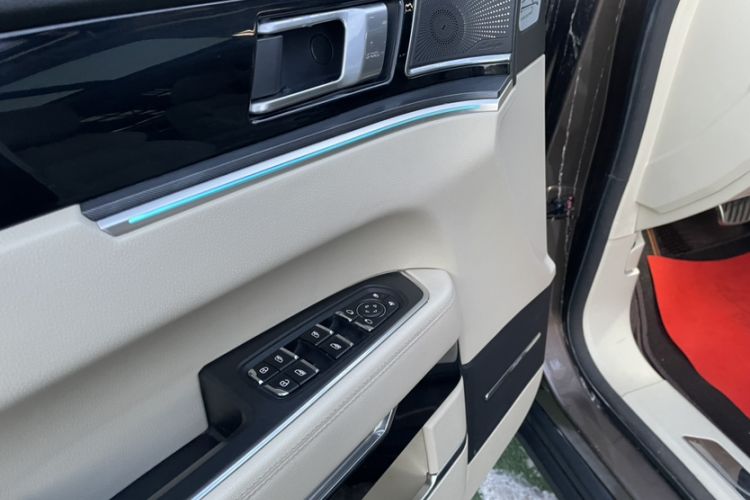 Used Zotye T700 2017 1.8T Dual-Clutch Luxury Model
