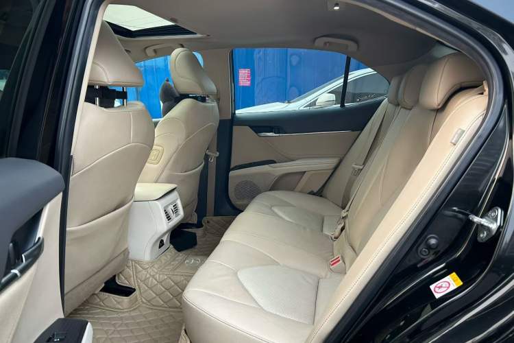Used Toyota Camry 2018 2.0G Luxury Edition
