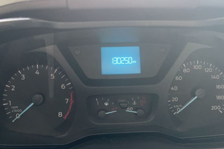 Used Ford Transit 2017 2.0T Gasoline Van Mid-Drive Mid-Roof China V Standard