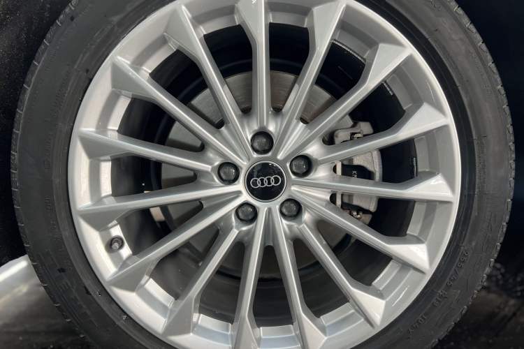 Used Audi A8 2022 A8L 50 TFSI quattro Comfort Edition Collector's Model
