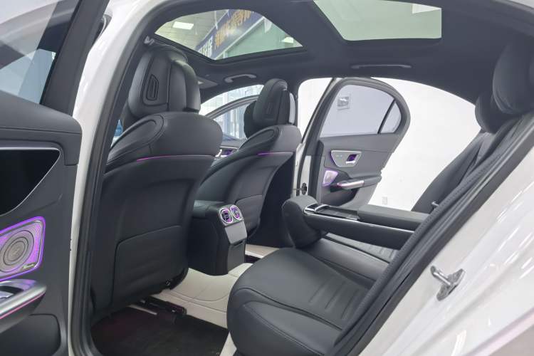 Used Mercedes-Benz C-Class 2023 Second Facelift C 260 L Sport Edition
