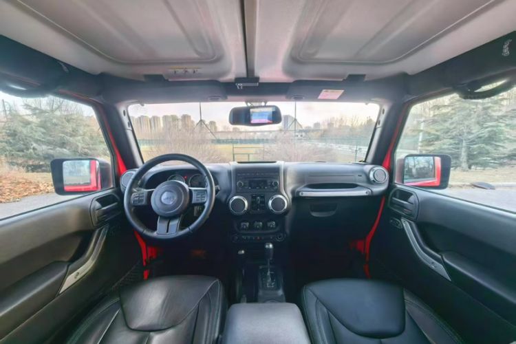 Used  Wrangler 2015 3.0L Sahara Four-Door Comfort Edition