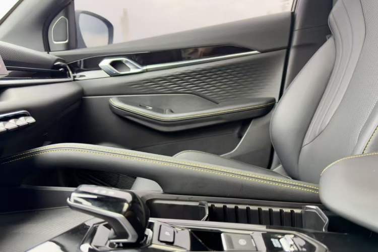 Used Geely Auto Coolray 2025 Bin Yue L 1.5T DCT Starlight Edition
