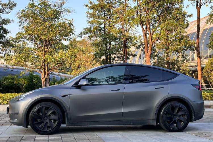 Used Tesla Model Y 2022 Long-Range All-Wheel-Drive Version
