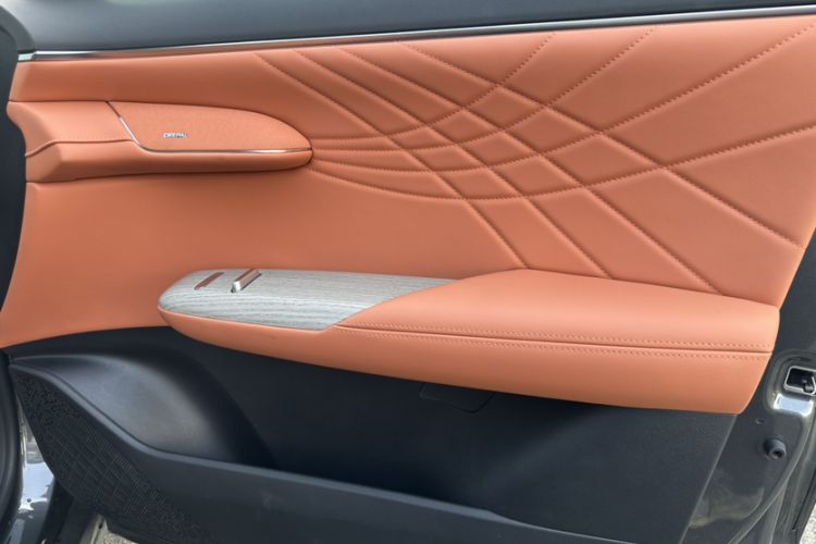 Used  S07 2023 200Max Range-Extended Version
