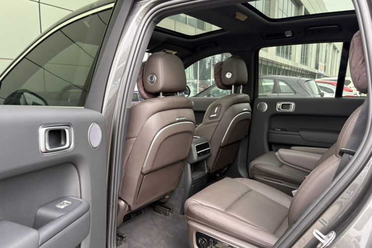 Used Li Auto L8 2023 Pro Model
