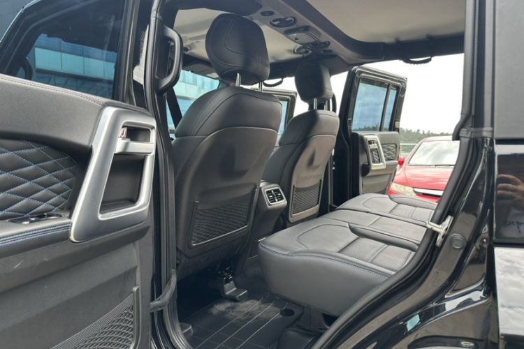 Used Beijing Auto BJ40 2023 2.0T Automatic Four-Wheel Drive Urban Hunter Edition Chivalrous Type
