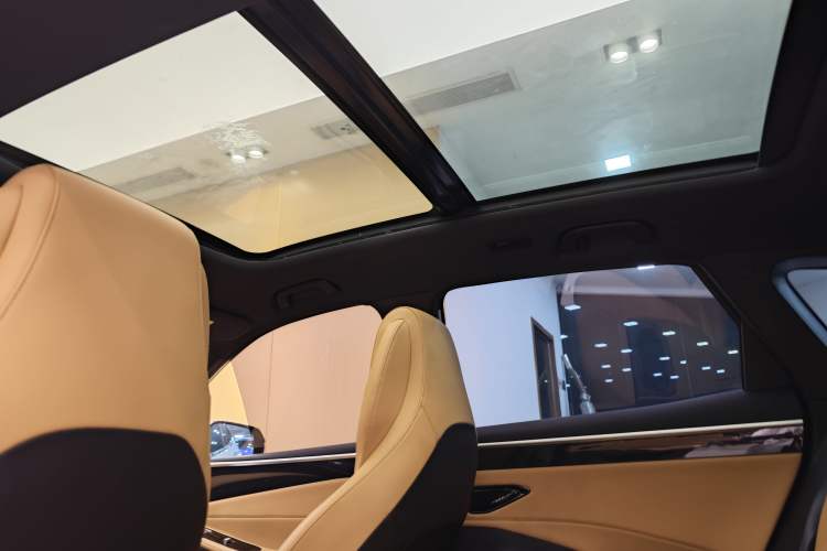 Used  L7 2024 1.5T 55km PRO Dragon Edition
