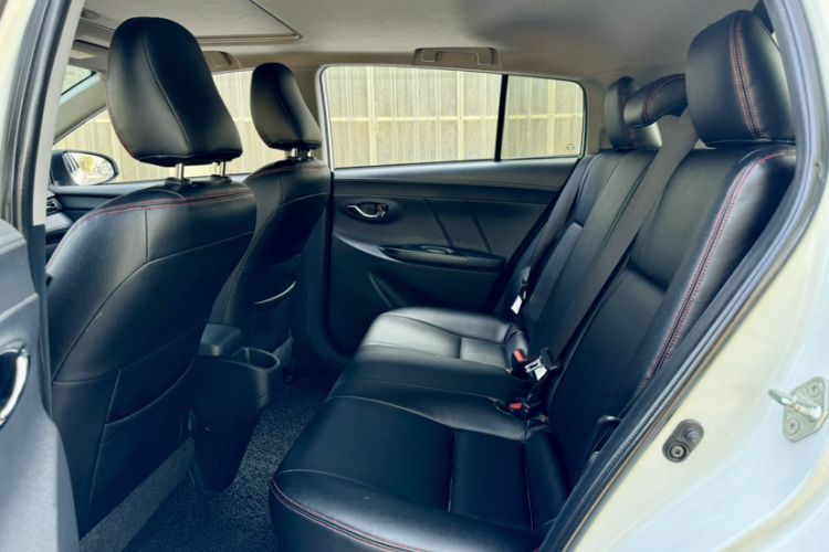 Used Toyota YARiS L 2016 Revised Version 1.5G CVT with Dynamic Sunroof
