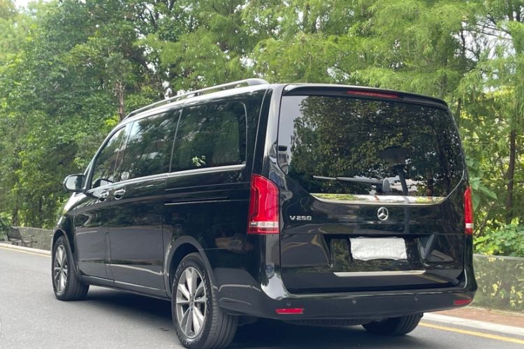 Used Mercedes-Benz V-Class 2021 V 260 Avantgarde Edition
