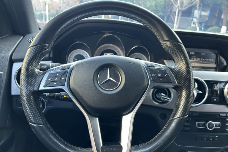 Used Mercedes-Benz GLK-Class 2015 GLK 260 4MATIC Dynamic Edition Ultimate Version
