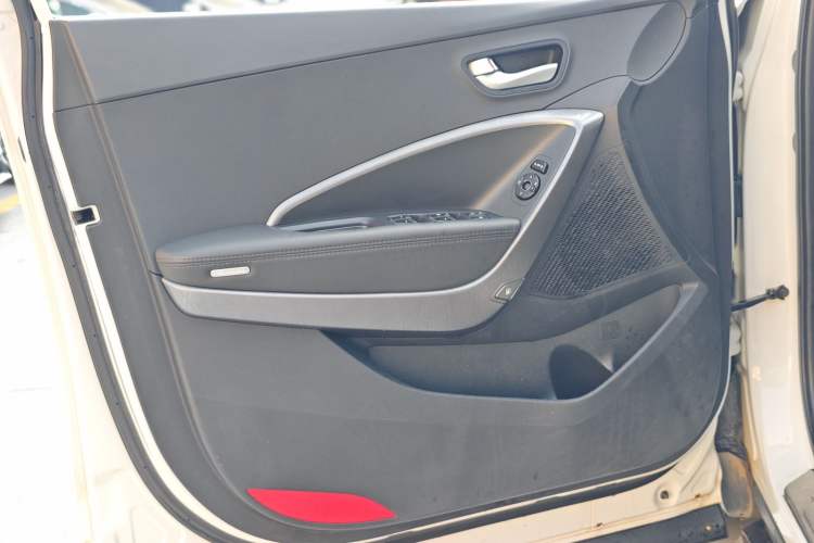 Used Hyundai Santa Fe 2013 2.4L Automatic 2WD Comfort Edition
