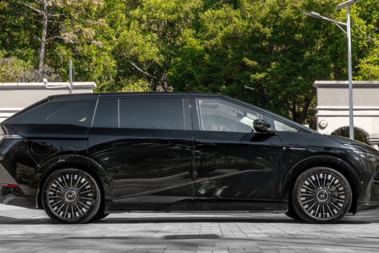 Used XPeng X9 2025 650 Long-Range Max