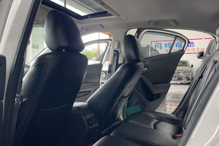 Used Mazda Mazda 3 Axela 2019 Cloud-Controlled Sedan 1.5L Automatic Luxury Model China VI Standard
