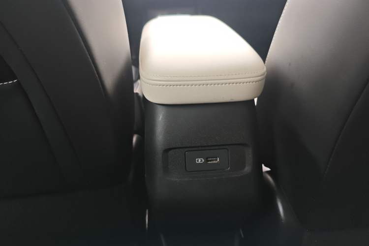 Used Geometry E Firefly 2024 301km Starlight
