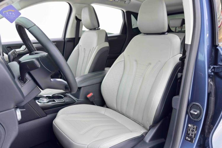 Used Ford Escape 2020 EcoBoost 245 Two-Wheel-Drive Titanium Edition
