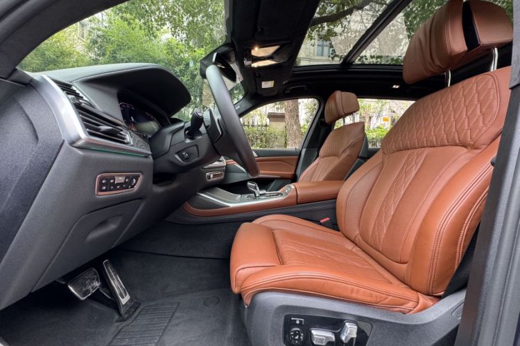 Used BMW X7 2020 xDrive40i Luxury M Sport Package
