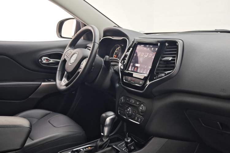 Used  Cherokee 2019 2.0L 2WD Premium Edition China VI