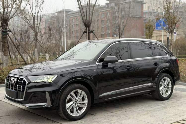 Used Audi Q7 2021 45 TFSI quattro S line Sport model