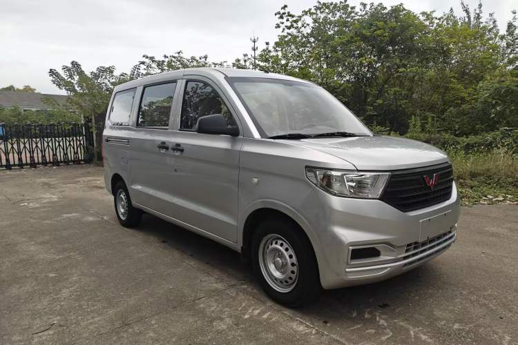 Used Wuling Hongguang V 2019 1.5L Jingqu Version China VI LAR
