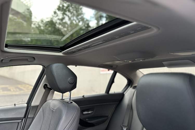 Used BMW 3 Series 2018 320Li Fashion Model
